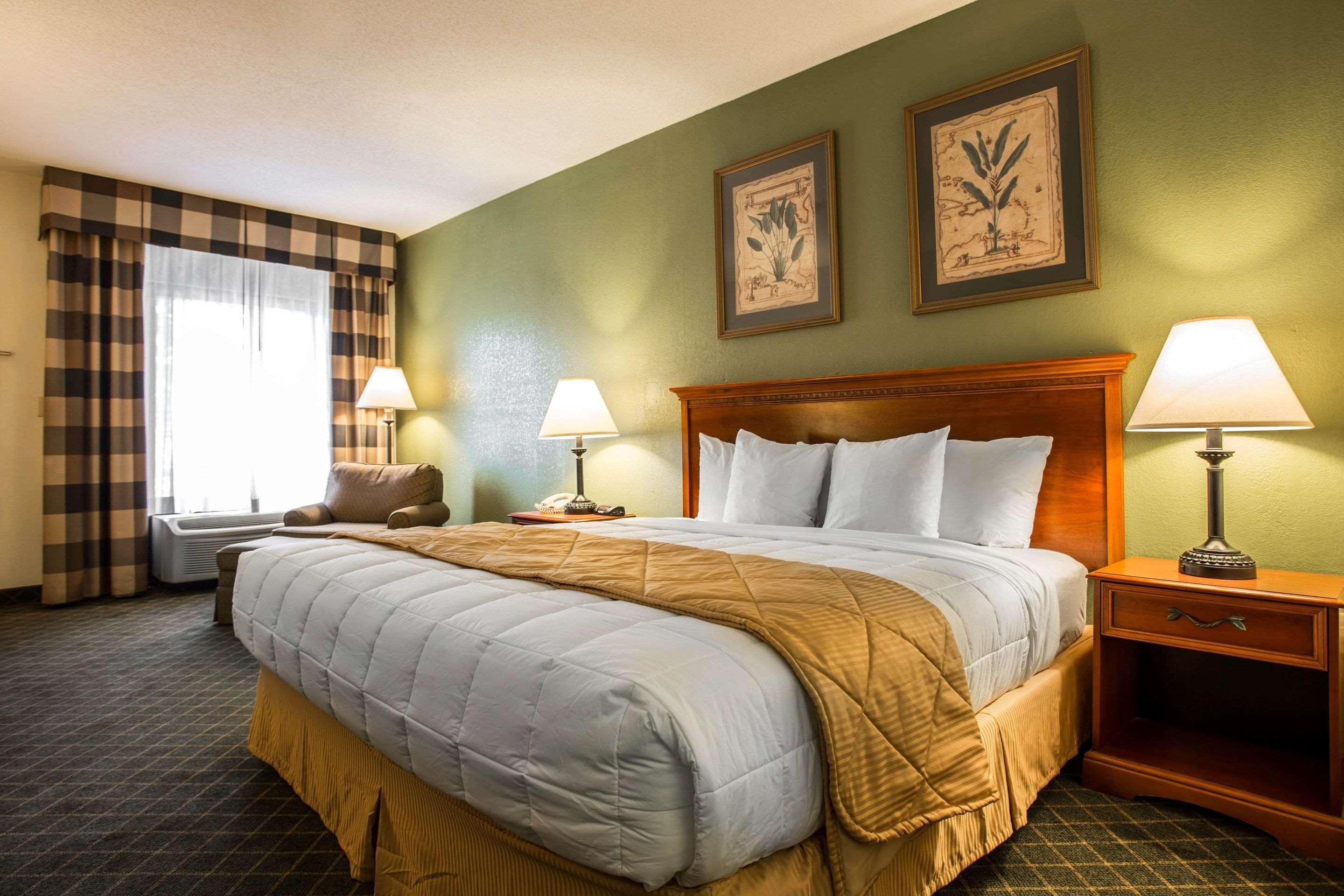 Clarion Inn & Suites Aiken South Eksteriør billede