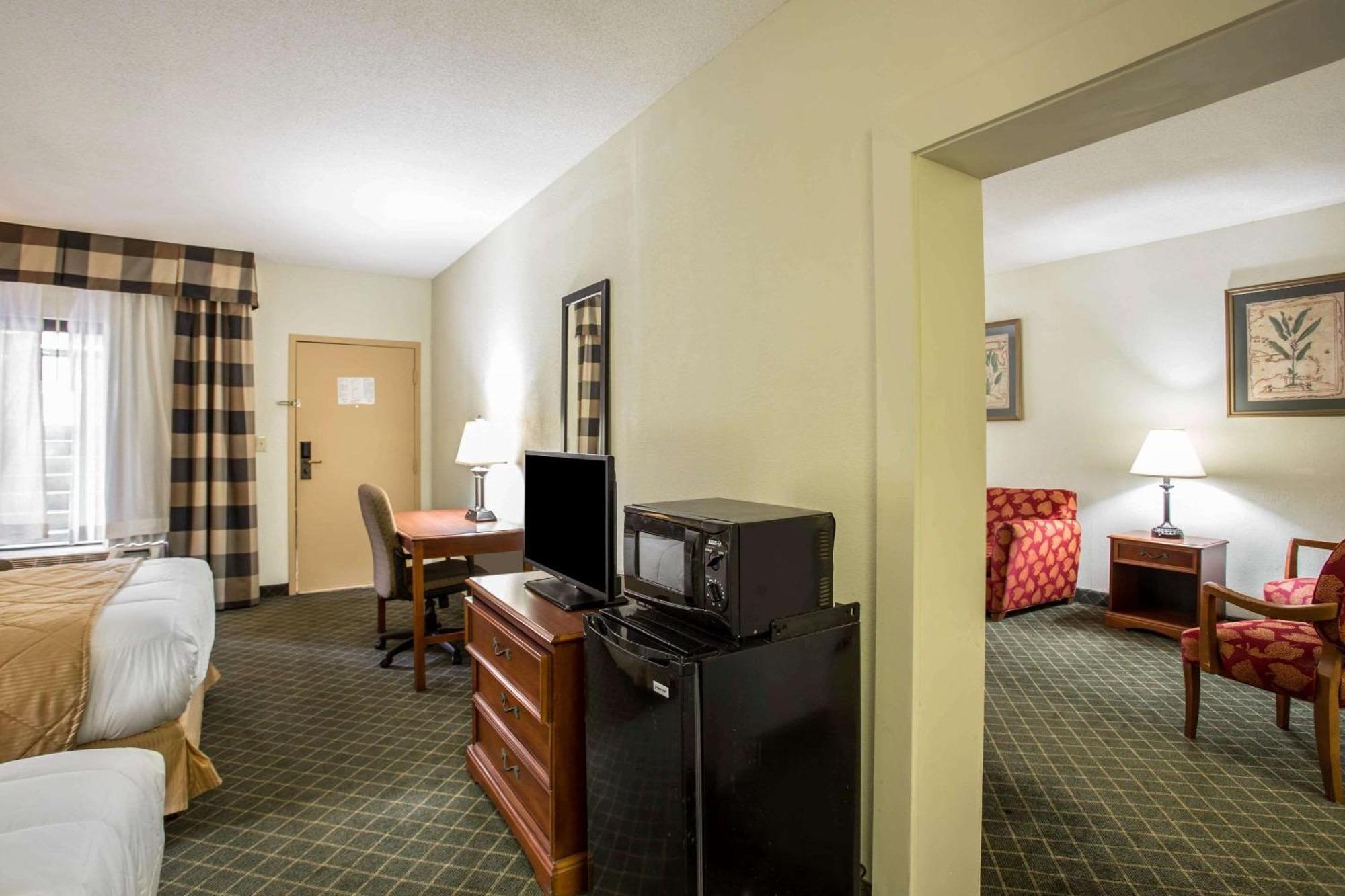 Clarion Inn & Suites Aiken South Eksteriør billede