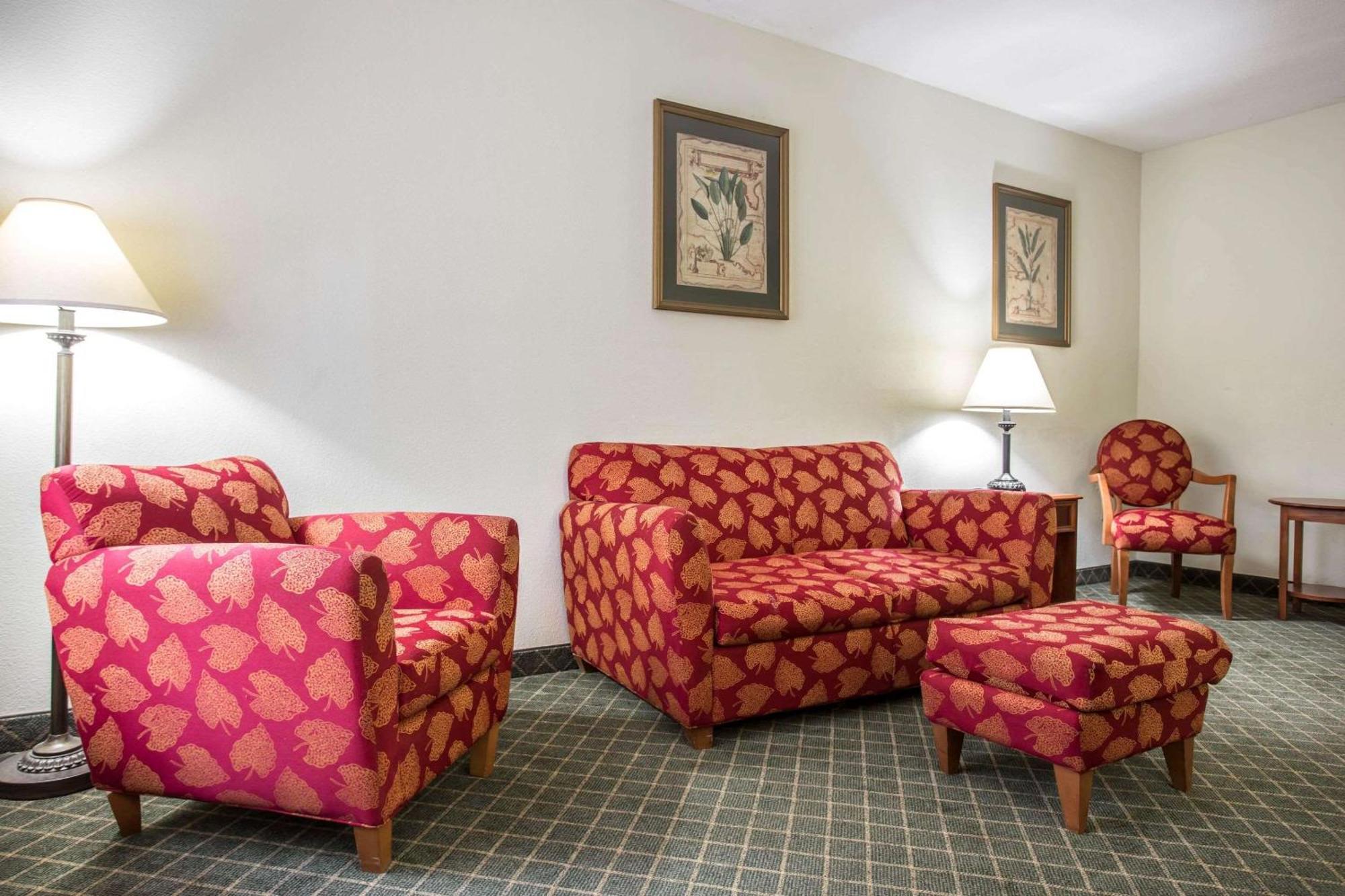 Clarion Inn & Suites Aiken South Eksteriør billede