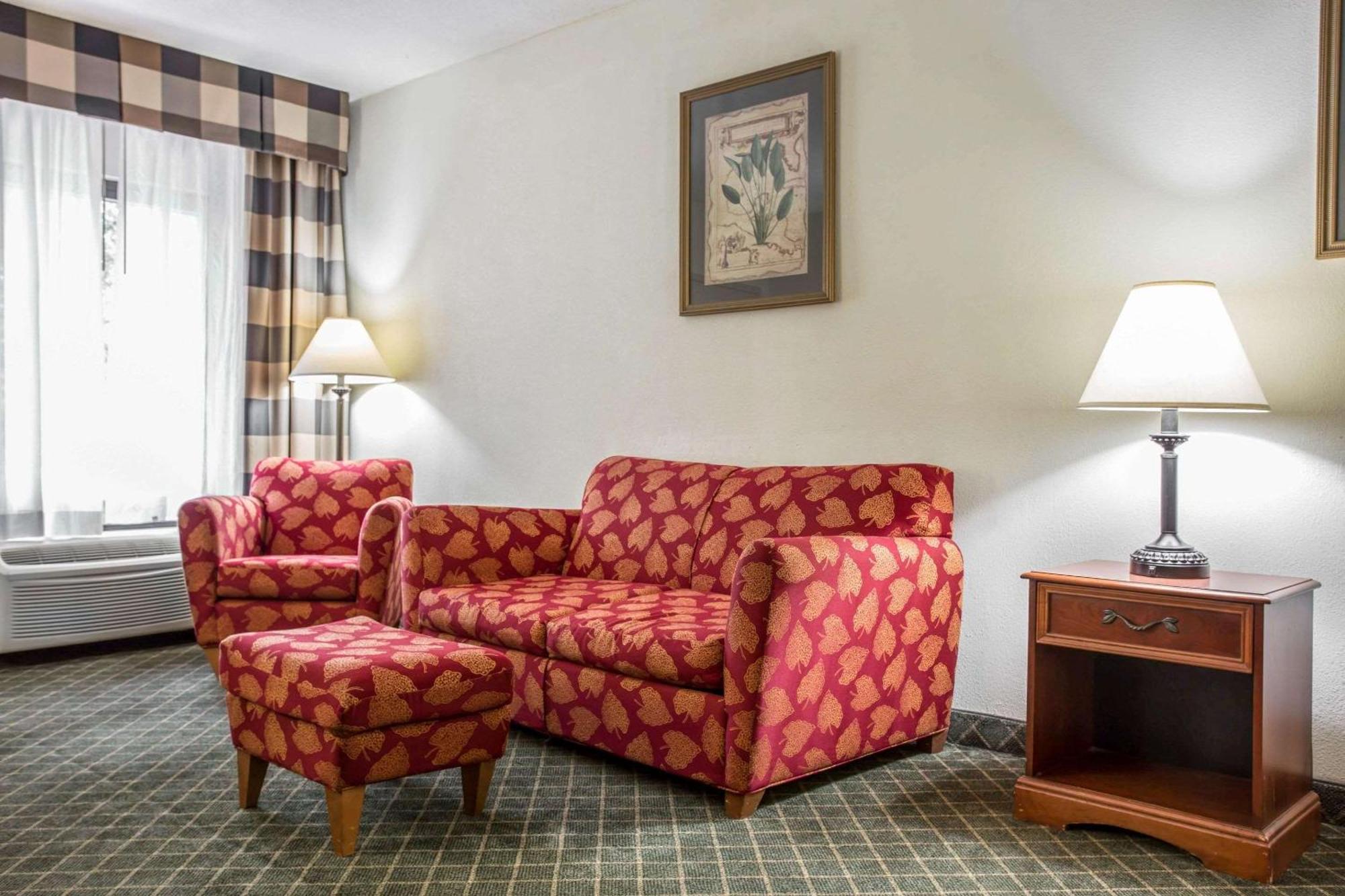 Clarion Inn & Suites Aiken South Eksteriør billede