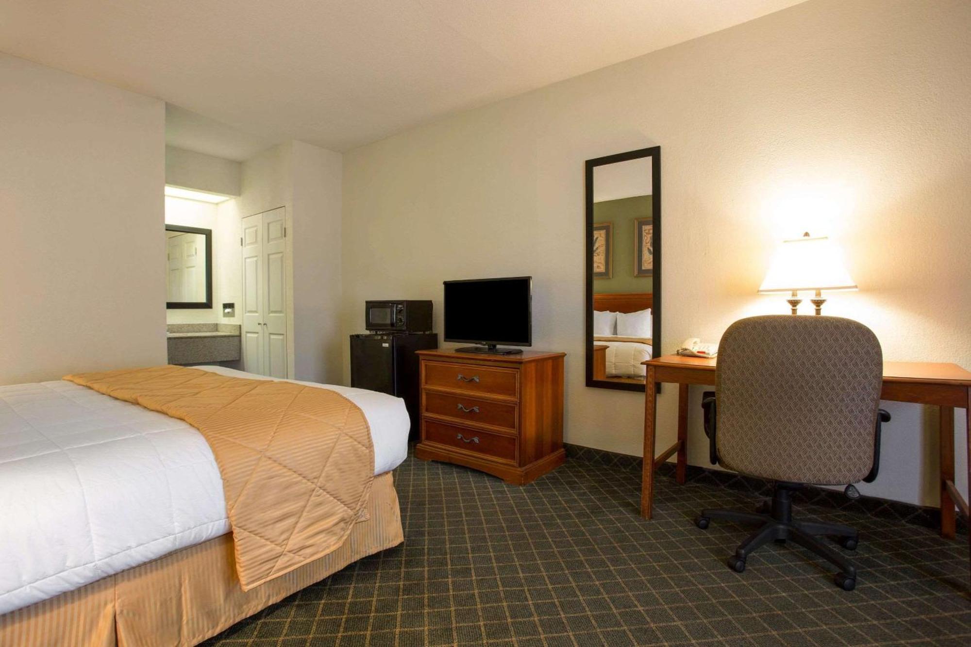 Clarion Inn & Suites Aiken South Eksteriør billede